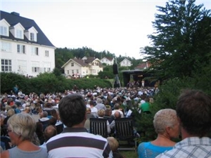 Bjørn Eidsvåg og Lisa Nilsson i Fred. Olsen parken 31. juli 2008